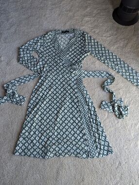 Banana Republic Teal and White Printed Long-Sleeve Wrap Dress - XS Petite